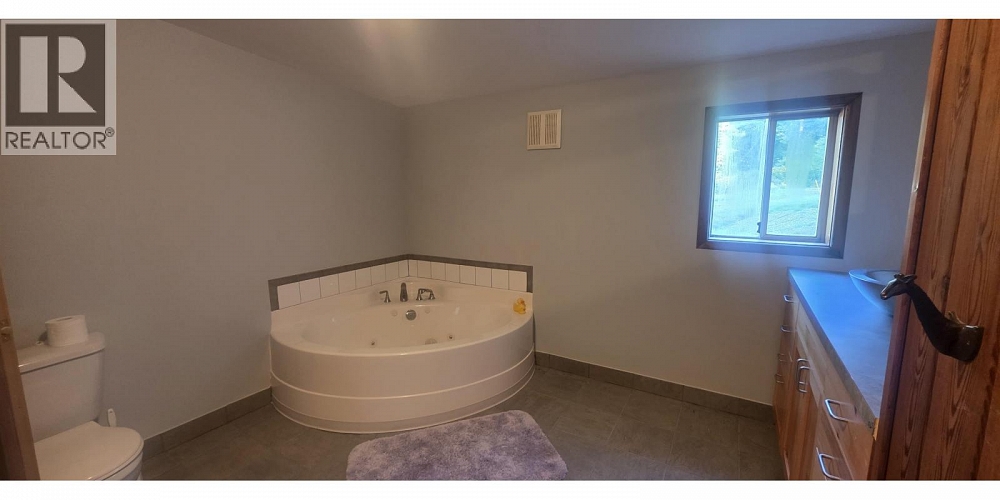 593 BEACH ROAD Skidegate/sandspit Photo 18 593 BEACH ROAD Skidegate/sandspit Photo 18